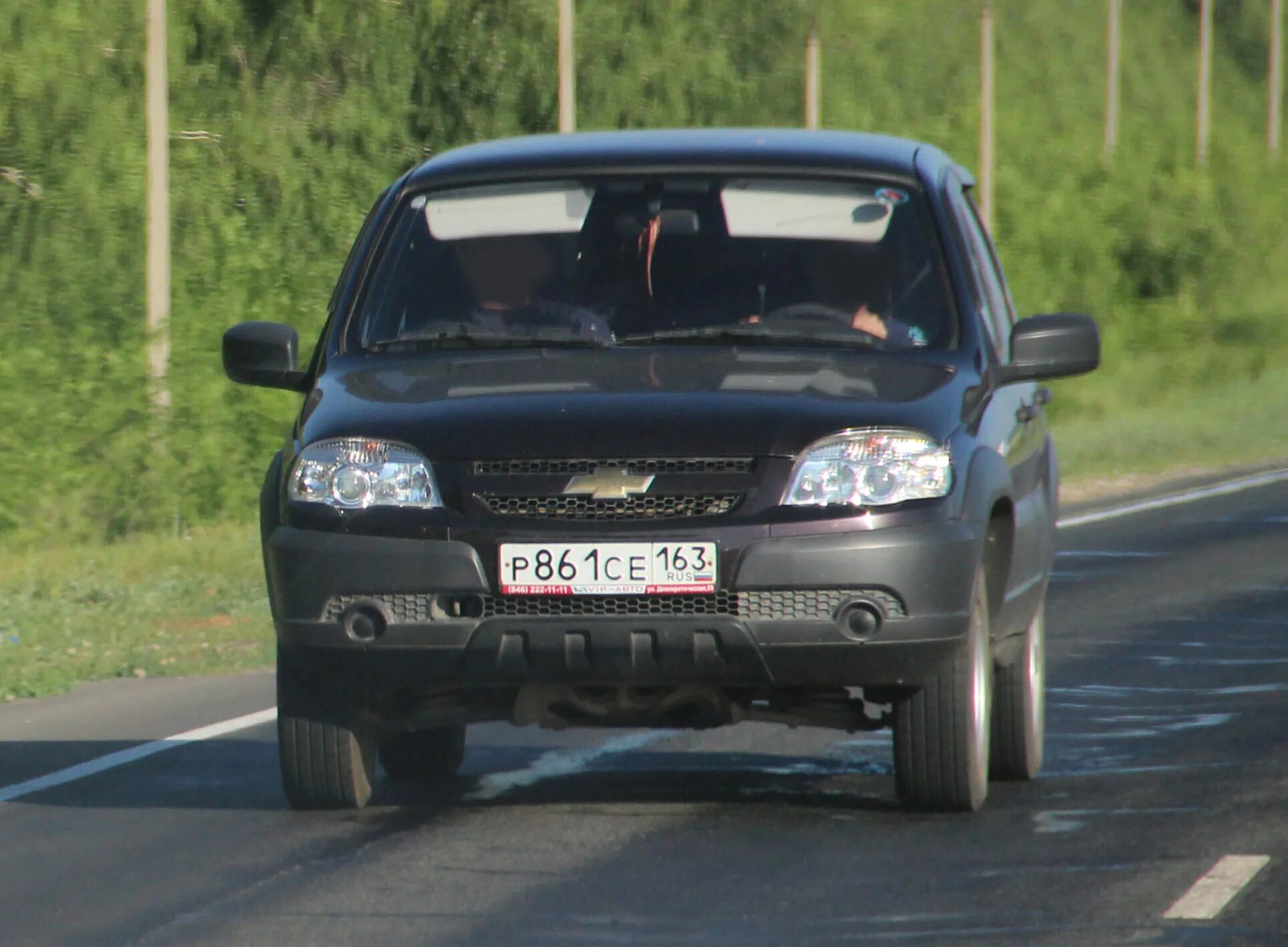 Нива 2123 размеры. Шевроле Нива номер р061ое55. Chevrolet Niva 2123 винил. С101ам163 Шевроле Нива. Нива Шевроле на 163 номерах.