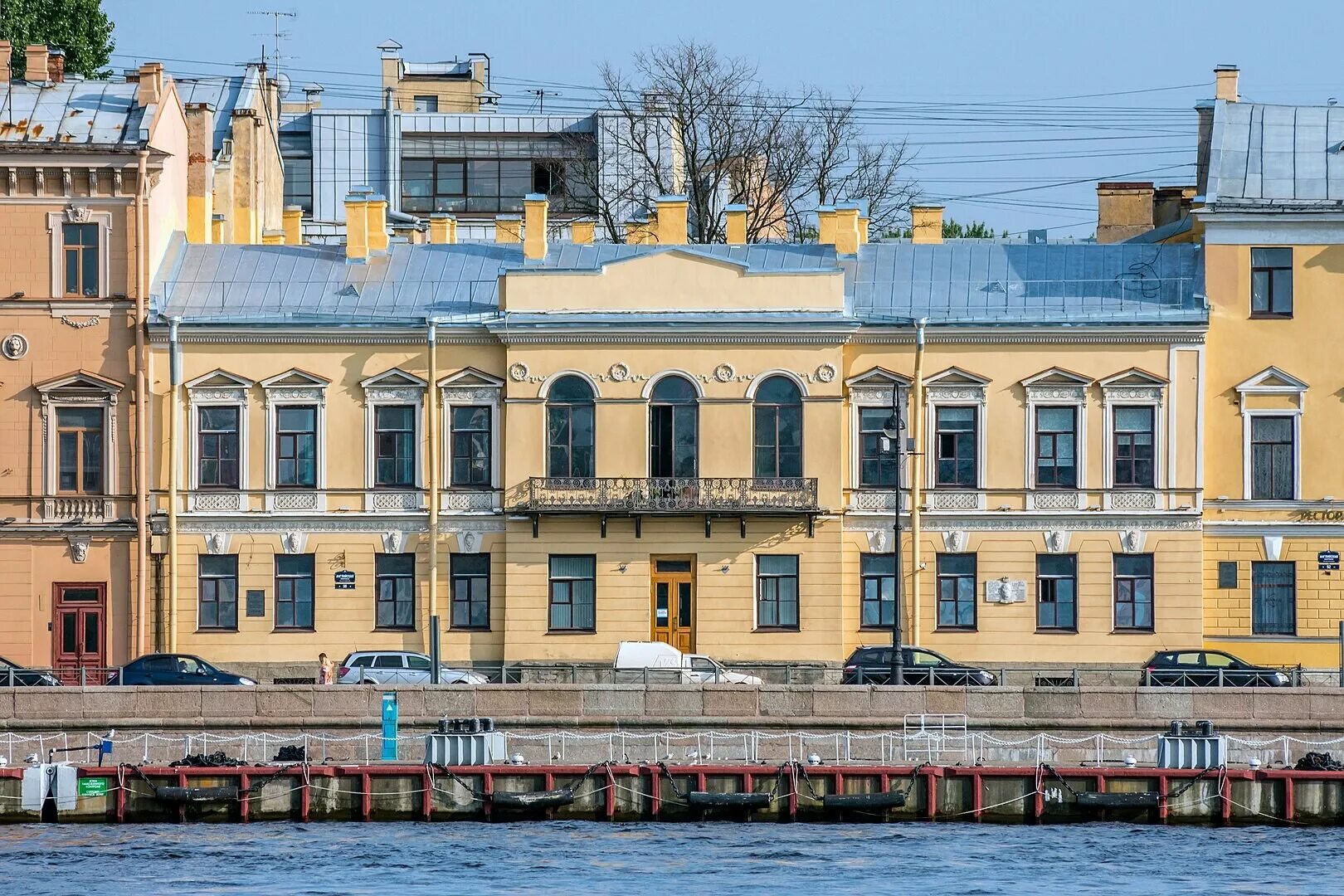 Пятьдесят санкт петербург. Дом Капнистов - дом Стенбок-Ферморов. Дом Капнистов дом Стенбок-Ферморов, Санкт-Петербург. Санкт-Петербург английская набережная дом Капнистов. Дом Капнистов на английской набережной.