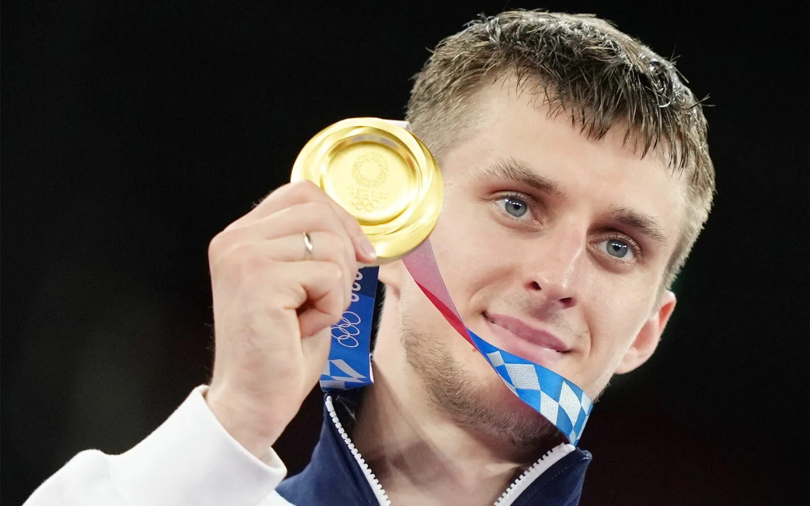 Ларин Олимпийский чемпион. Золото Олимпийские чемпионы России. Видео олимпиады золото