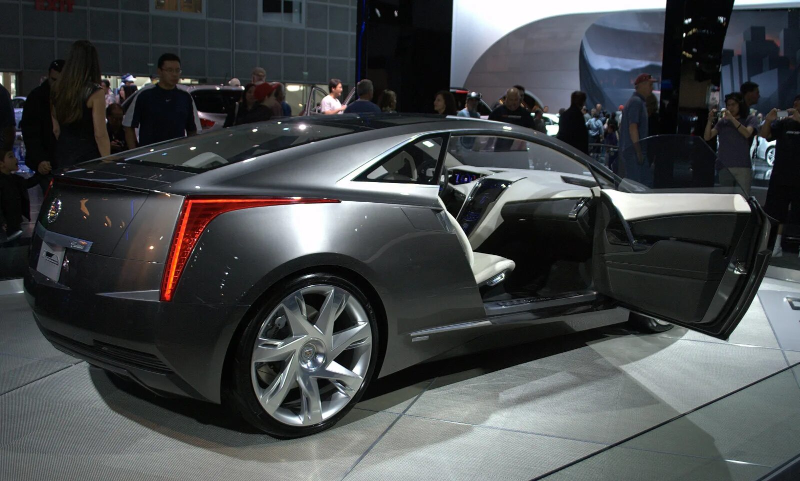 Какую иномарку купить в 2024. 2012 Cadillac CTS Coupe. Кадиллак CTS Coupe. Cadillac CTS Coupe 3.6. Cadillac CTS Coupe 2021.