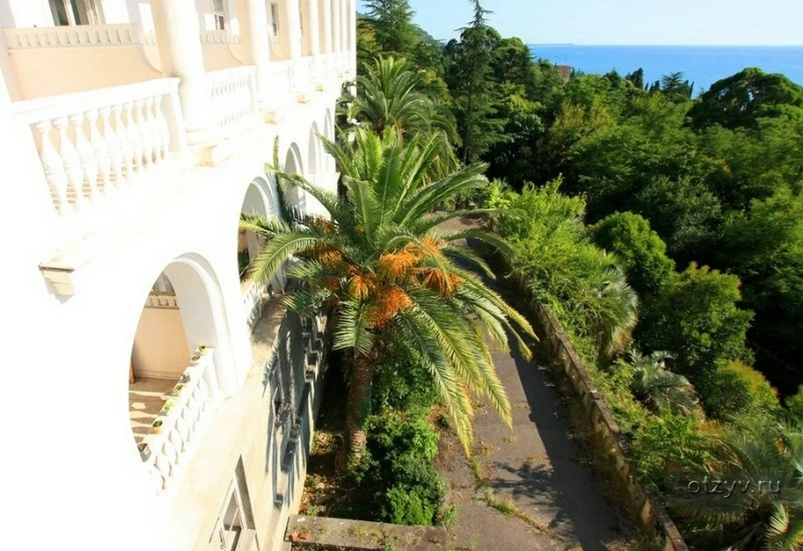 Санаторий гагрипш гагра. Гагры гагрипш парк. Гагрипш абхазия гагра ресторан. Гагрипш гагра. Ресторан гагрипш абхазия.