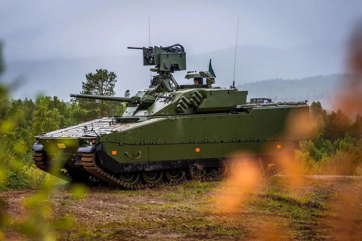 Бмп cv90. Бмп cv9030. шведская бмп cv90. бмп cv9035.