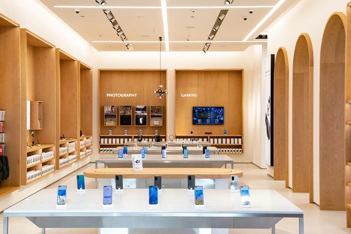 Epicenter huawei store. Huawei flagship store. huawei магазин. huawei store china. huawei store app gallery черный.