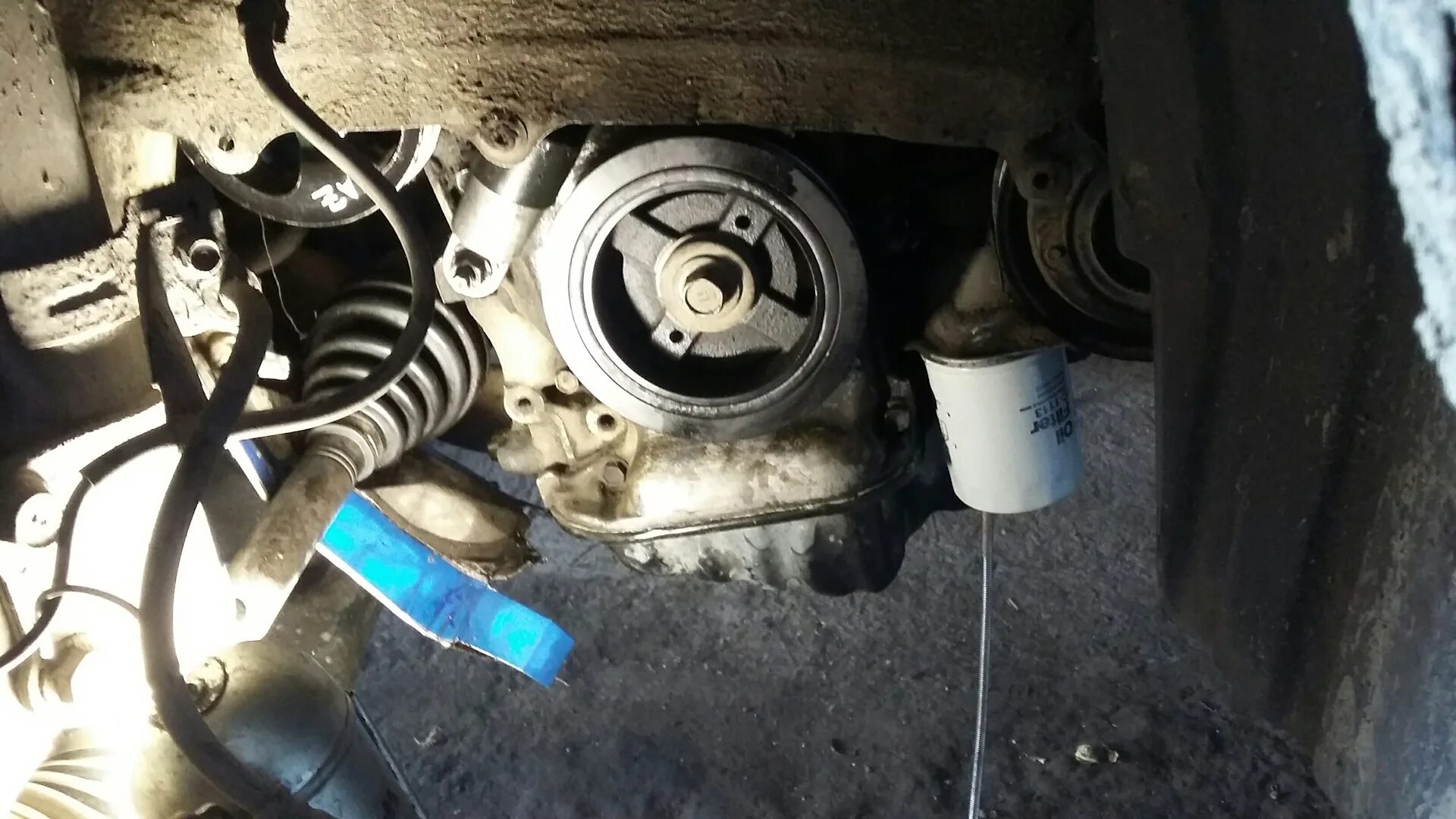 Тойота рав 4 замена помпы. Рав 4 замена насоса. Рав 4 замена насоса. Помпа рав 4 2. Замена бензонасоса rav4 2007.