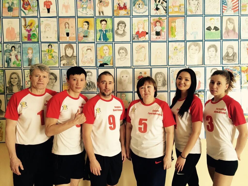 33 школа якутск. СОШ 33 Якутск волейбольная команда. Директор 33 школы Якутск. Школа 33.