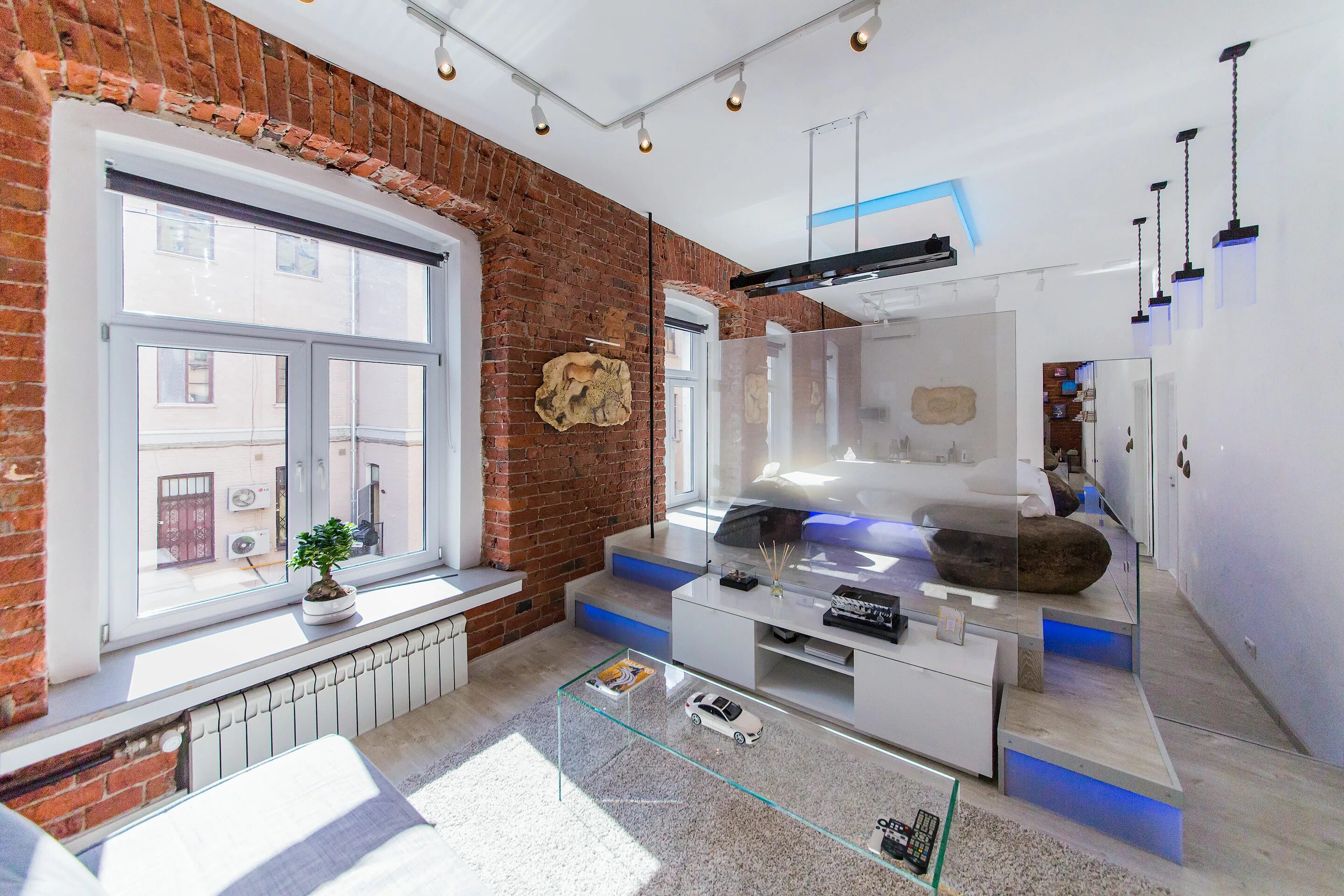 студия а24. студия 24 театр мама ро. апартаменты на чистых прудах в москве. интерьер в стиле джаз. апартаменты на чистых прудах в москве.