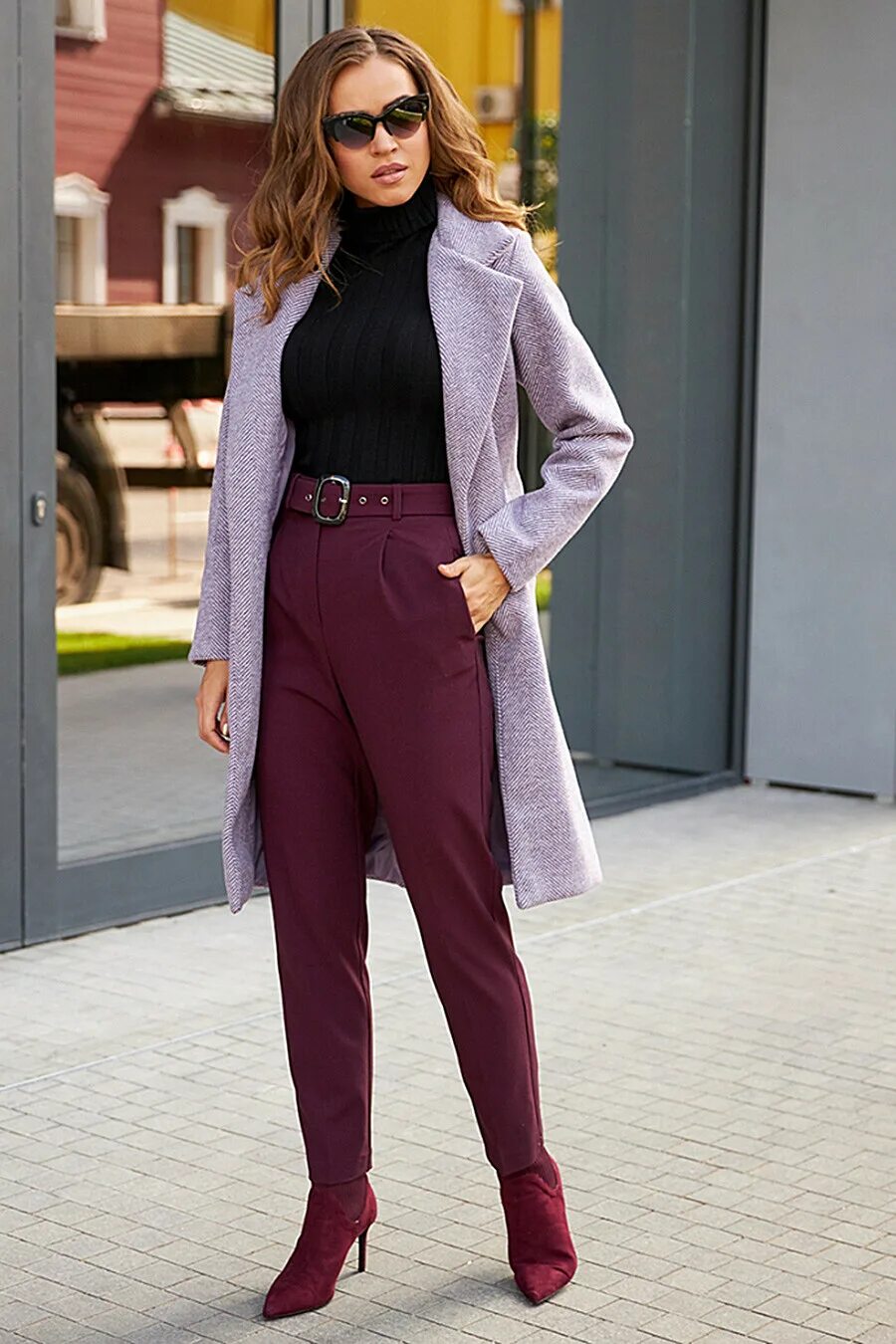 Брюки карго street style. Джиджи хадид стиль одежды. Брюки чинос женские. Брюки чиносы женские. С чем сочетается брюки.