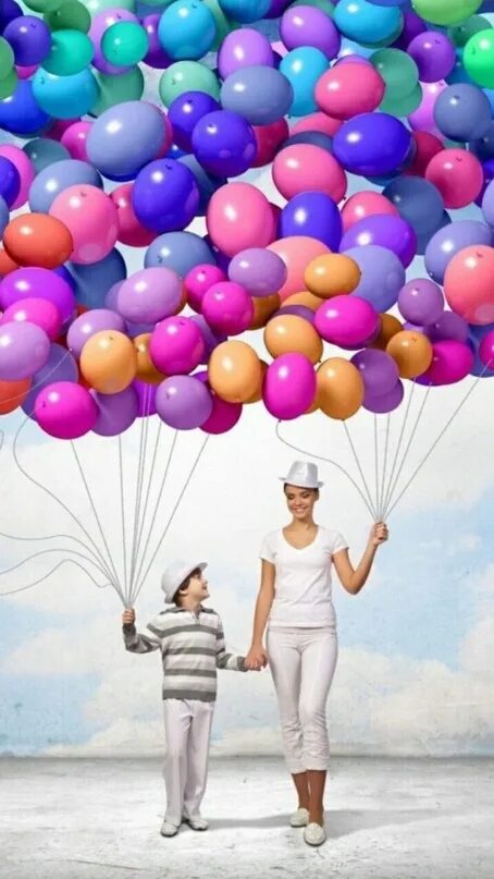 Человек воздушный шарик. Воздушный шарик. Шарики праздник. Воздушные шары для людей. Праздник с воздушными шарами.