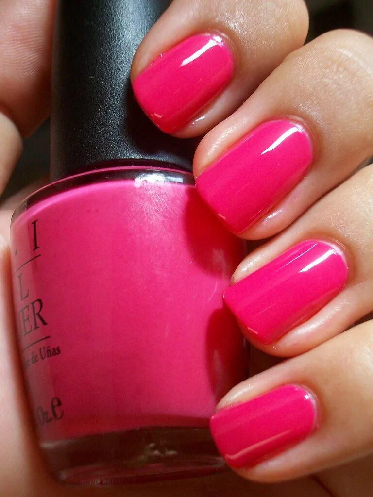 OPI Strawberry Margarita. OPI фуксия. Накрашенные ногти. Маникюр ягодного цвета.