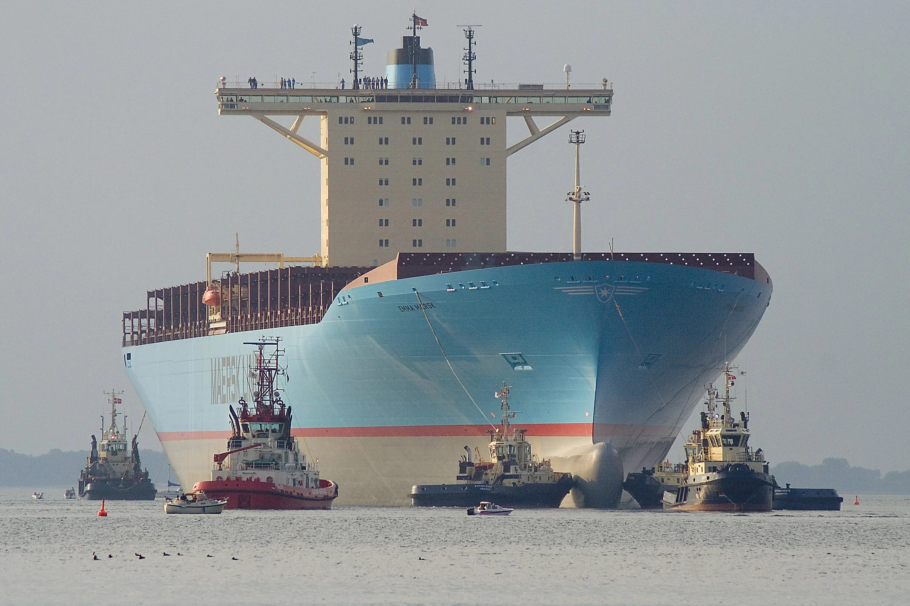 Список самых больших судов. Самый большой контейнеровоз в мире Emma Maersk. Самый большой контейнеровоз Maersk.