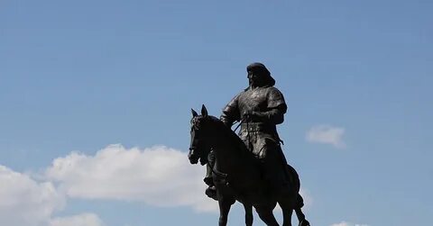Самый большой конный памятник