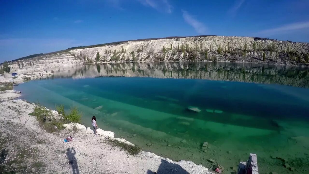 Село Скалистое Бахчисарайский район Марсианское озеро. Марсианское озеро в Крыму Бахчисарай. Мраморное озеро Бахчисарайский район. Озеро в Бахчисарае.