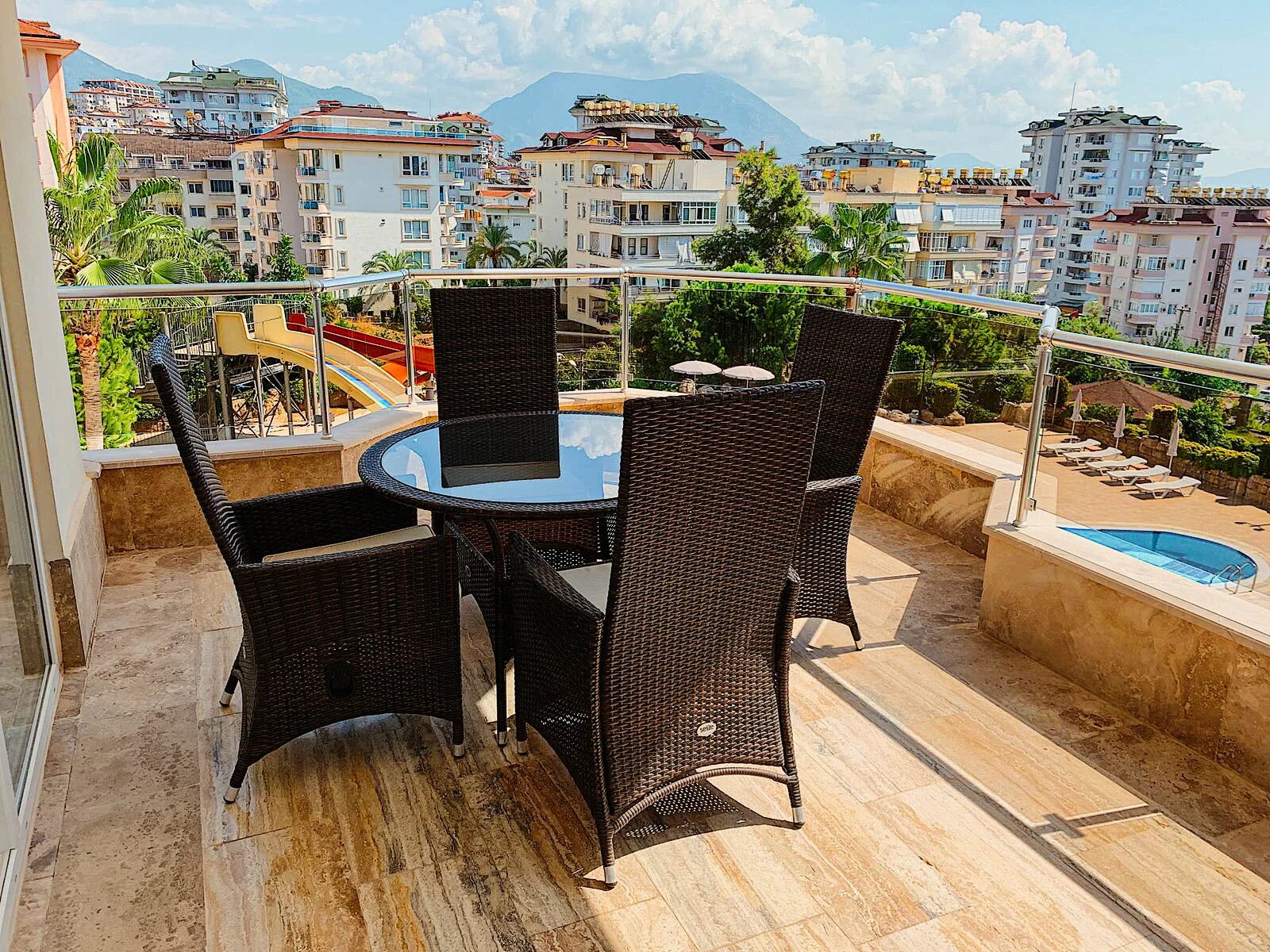 Алания апартаменты у моря турции. Квартира с видом на море. Suite residence каргыджак. Вид с балкона на аланию. Конак апартаменты аланья.