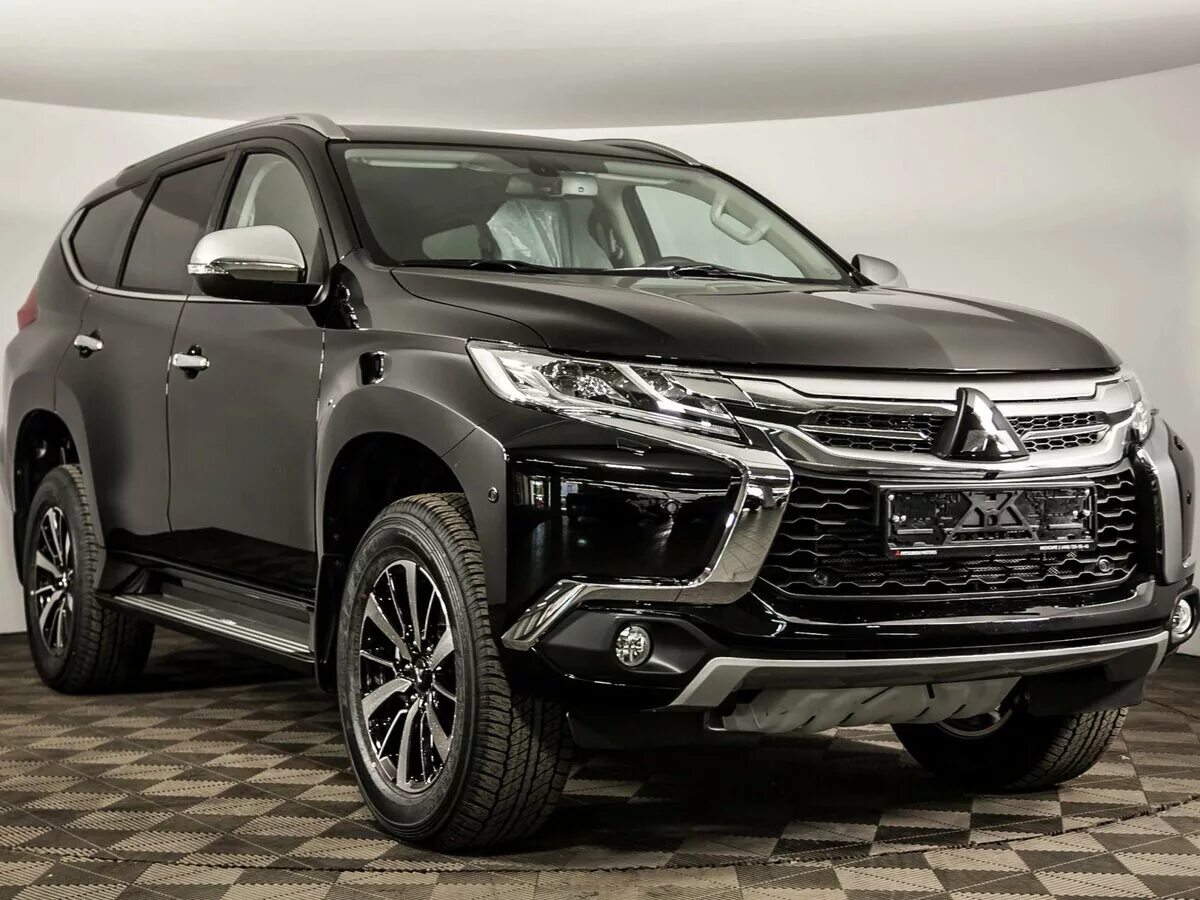 Mitsubishi pajero sport 3 2019 белый. Митсубиси паджеро спорт 2019. Митсубиси паджеро спорт 2019. Mitsubishi pajero sport 3 поколения. Митсубиси паджеро спорт 2019.