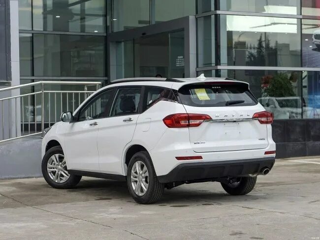 Купить новый Haval M6 II 1.5 AMT (143 л.с.) бензин робот в Москве: серый Хавэйл 