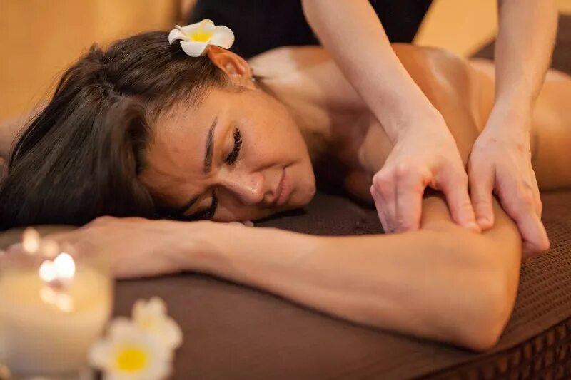 Массаж манго. Разные массажи. Массаж в свердловском. Uzzz massage салон. Ольга массаж екатеринбург.