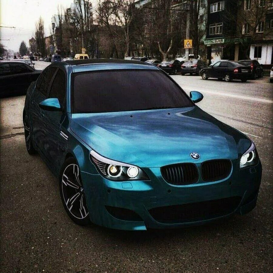 Бмв затемненные фары. Bmw f10 белая тонированная. Бмв x7 черный тонированный. Белая бмв 3 тонированная. Бмв 5 тонированная.