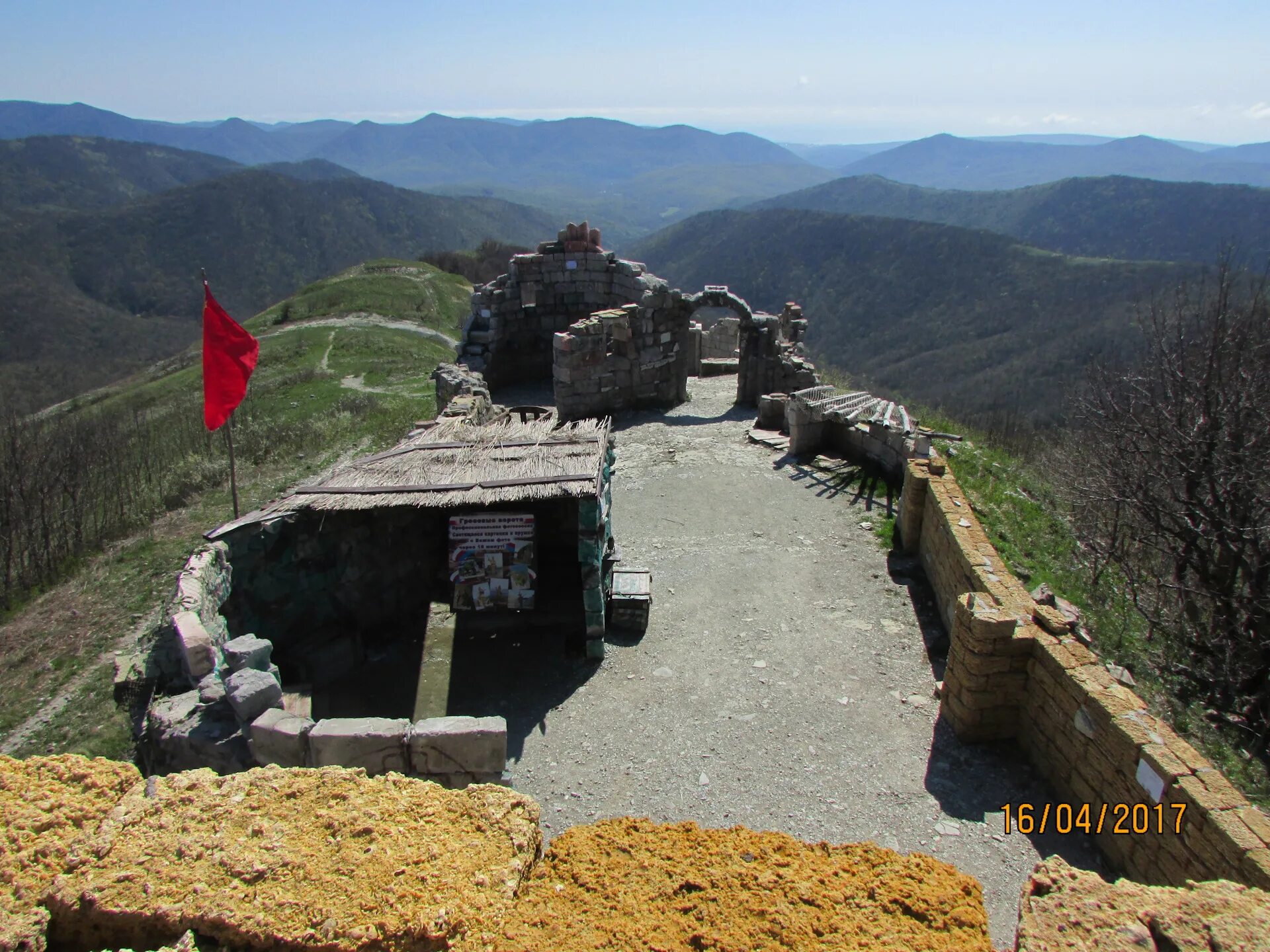 крепость грозовые ворота адербиевка. крепость грозовые ворота геленджик. грозовые ворота кабардинка. грозовые ворота геленджик кадры. грозовые ворота геленджик высота.