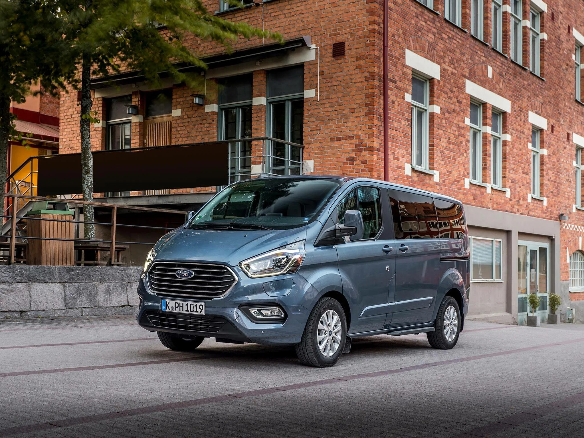 Купить форд турнео. Ford Transit Tourneo Custom. Ащкв егктущ сгыещ. Ford Tourneo Custom 2021. Форд Турнео 2021.