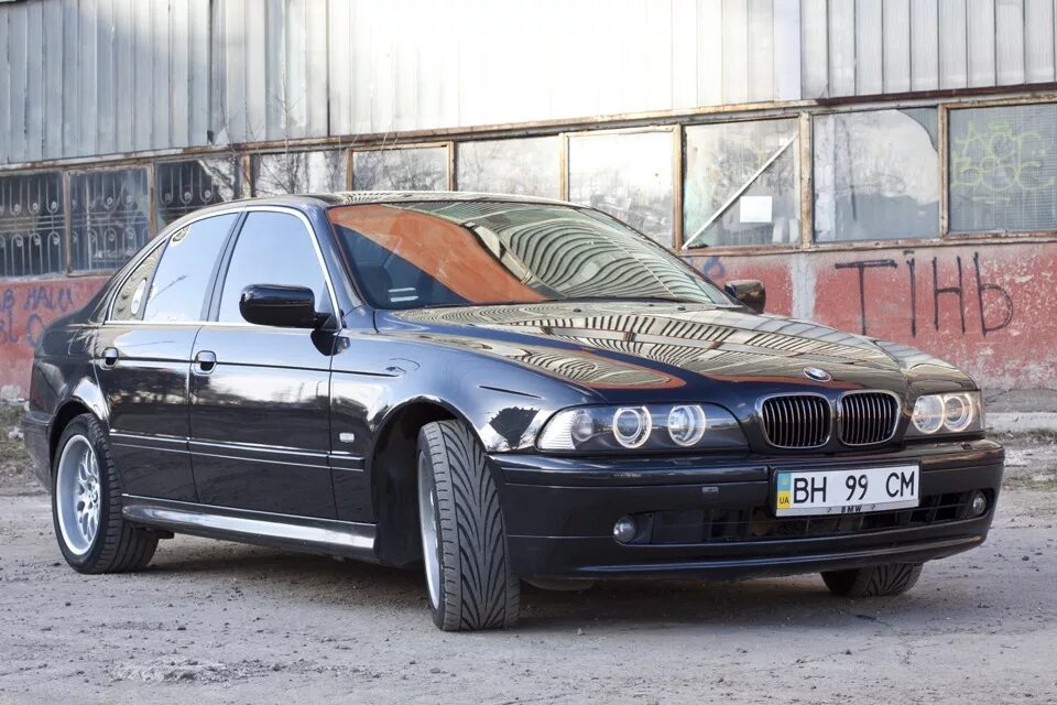 Bmw 2000 года. БМВ 5 2000г. BMW 5 2000. BMW 5 Series 2000. BMW 5 2000 года.