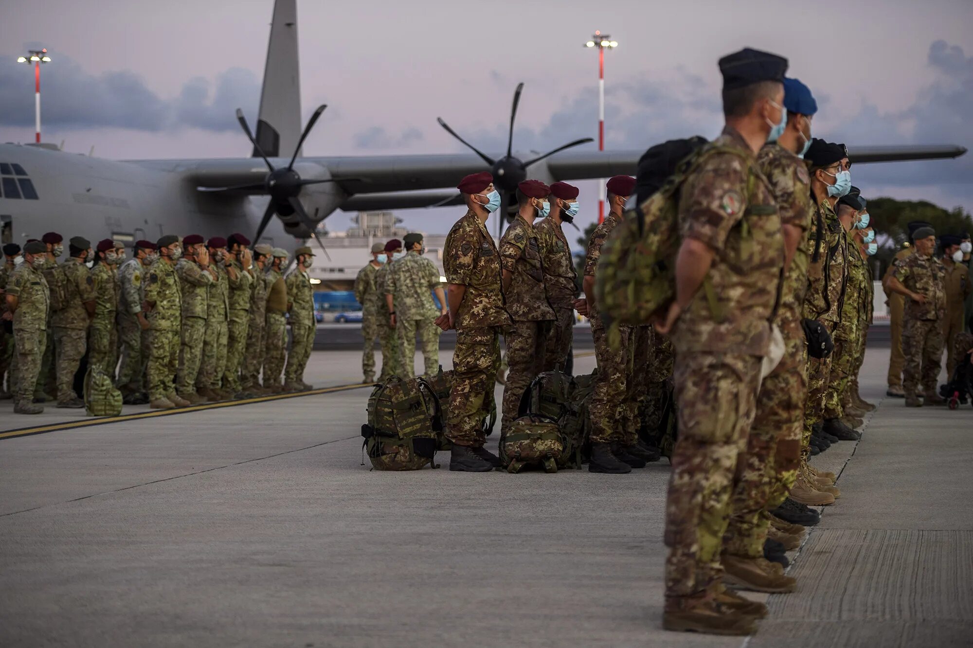 Восточный фланг НАТО. Италия НАТО. Восточный фланг НАТО какие страны. Italy in NATO. Военные россии италия