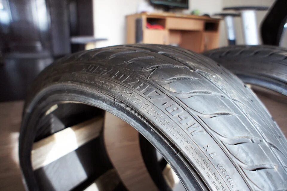 Резина 205 50 r17. Triangle sportex tsh11 235/45 r17. Покрышка 70/100 x 19. 140/70-17 моторезина. Баллоны мишлен.