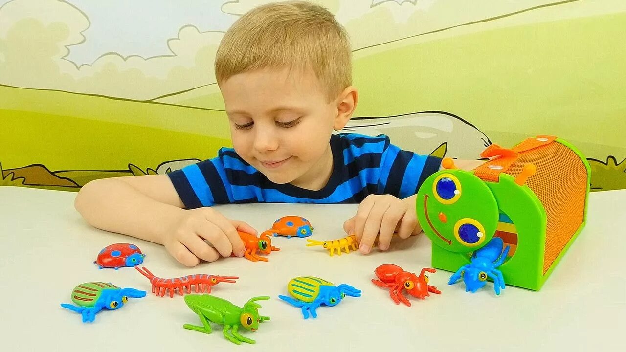 Развивающие видео для детей 6 лет. Даник и игрушки. Данник для детей. Игры с жуками для детей. Детские развивающие видео.