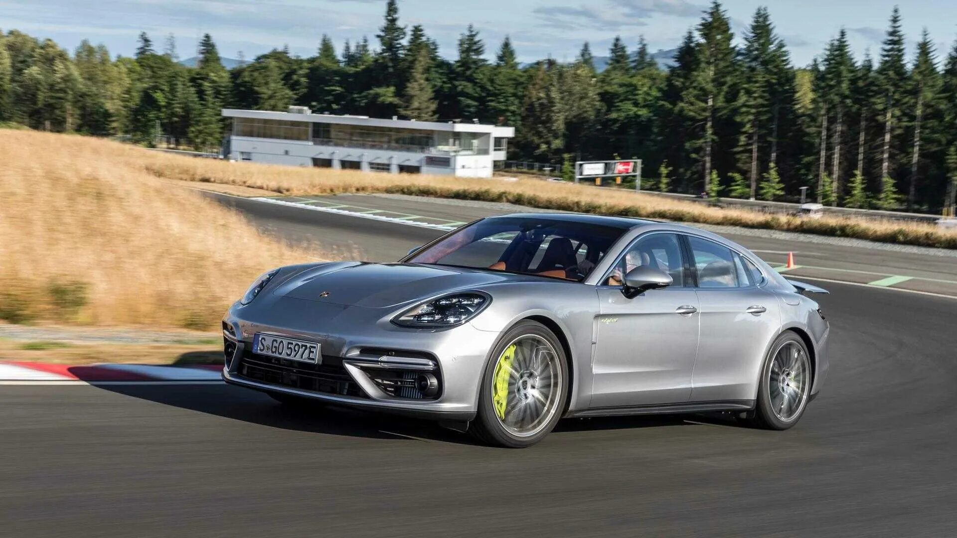 Panamera e hybrid. Порше Панамера турбо 2017. Porsche Panamera Hybrid. Porsche Panamera Turbo s e-Hybrid. Порше Панамера турбо s gt.