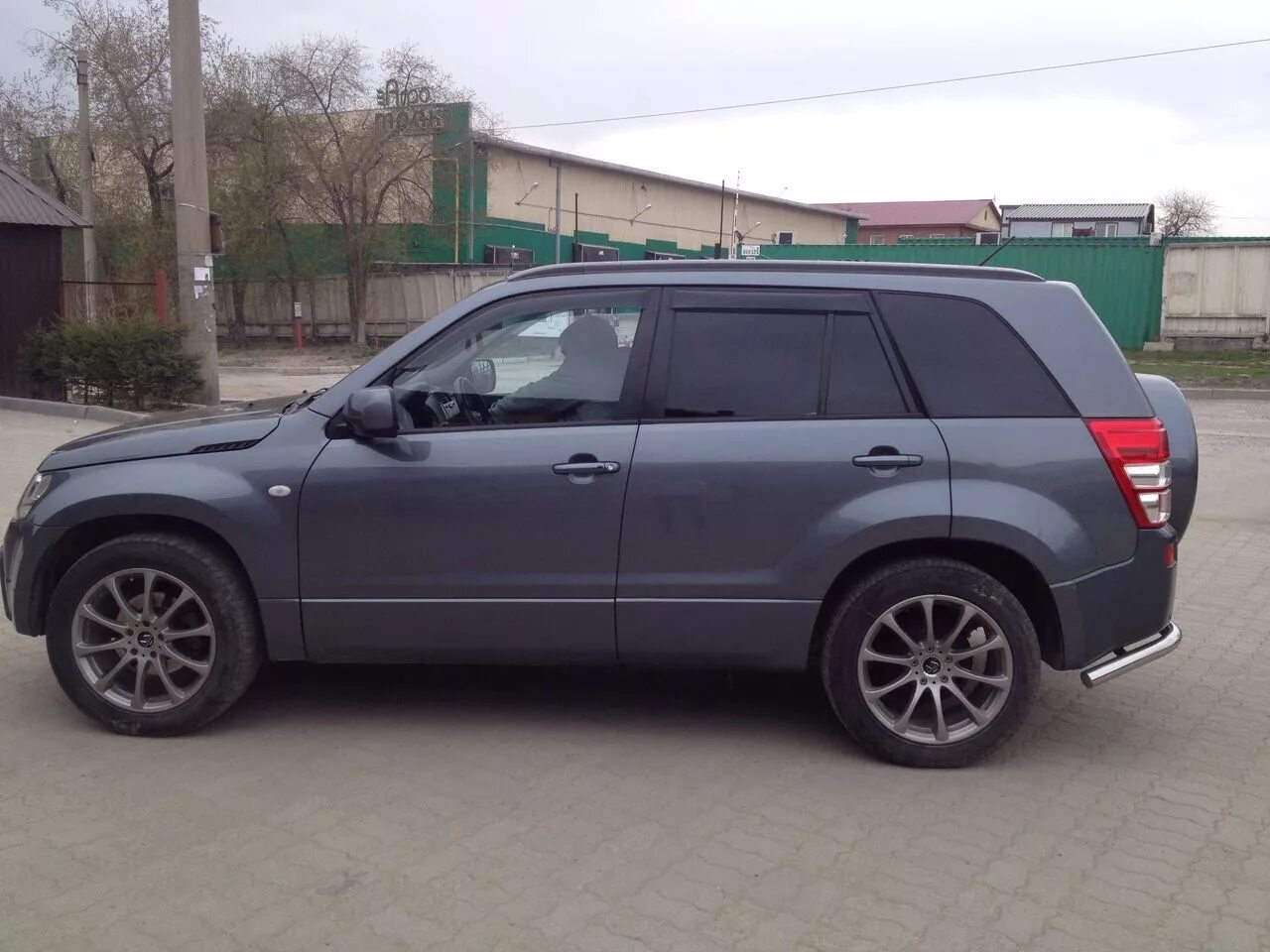 Suzuki vitara колеса. Suzuki Grand Vitara 2008 диски. Сузуки Гранд Витара на 18 колесах. Grand Vitara r18. Сузуки Грант Витара диски r 18.