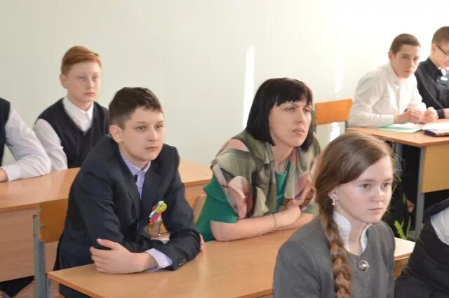 мбоу жуковская средняя общеобразовательная школа сош. жуковская средняя школа 1 брянской области. сош 1 имени белявского жуковка. жуковская школа им белявского движения первых. школа ! им белявского.