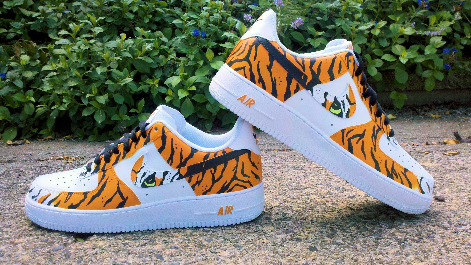 Nike tiger. Nike air tiger. nike air force tiger. найк tiger 1. найк аир форс тигровые.