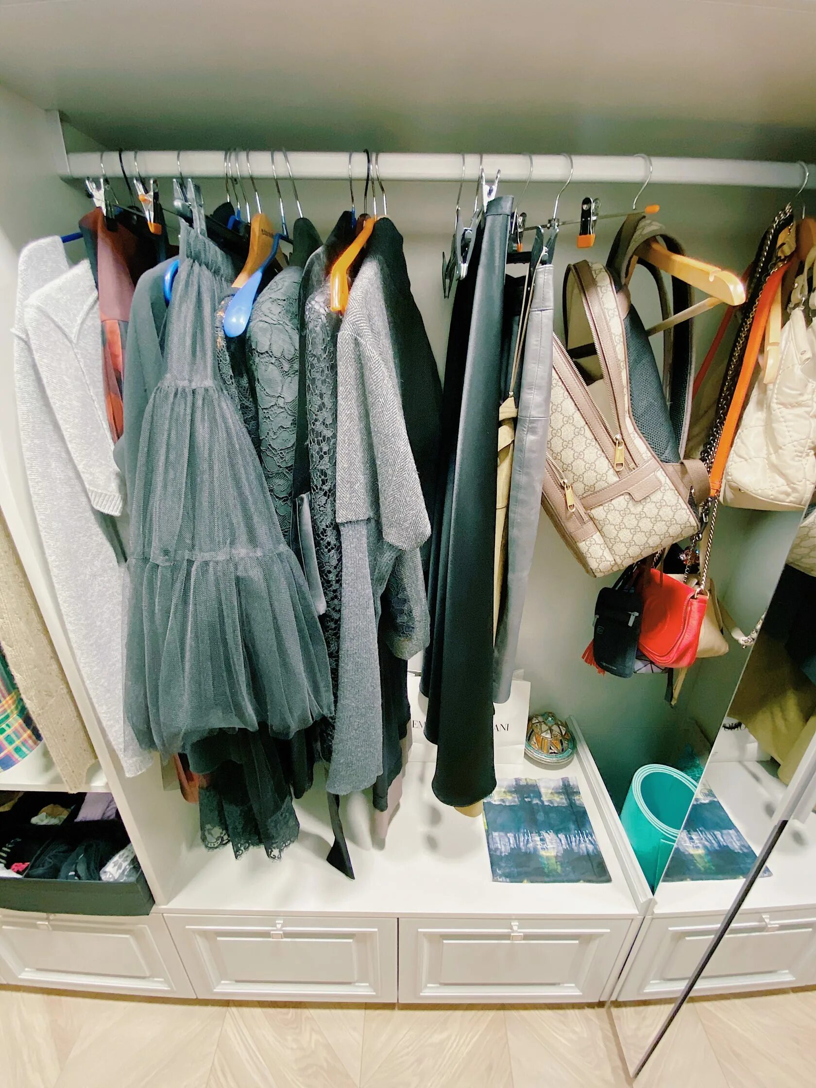 Garderobe магазин. гардероб шоп. цдм гардероб. интерьер магазина одежды. цдм гардероб.