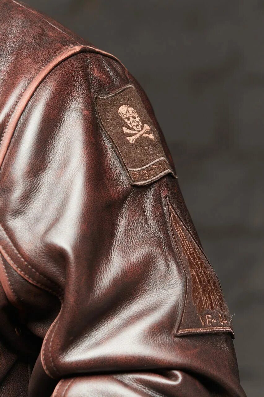 Brown edition. Летная куртка Jolly Rogers. Куртка Top Gun Jolly Rogers Brown. Лётная куртка ВВС США. Куртка Top Gun Saigon.