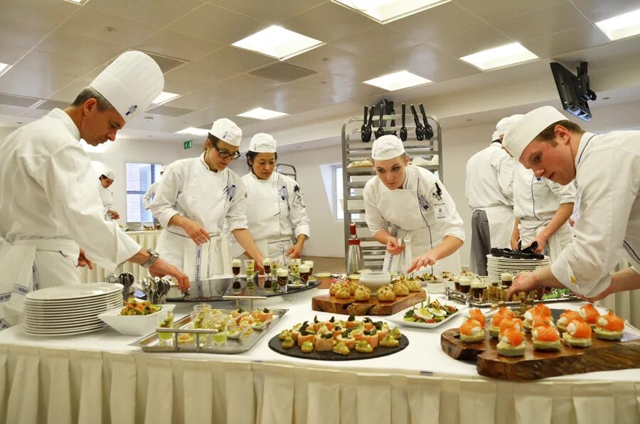 Школа le cordon bleu. Кулинарная Академия le cordon bleu. Le cordon bleu Франция. Кордон Блю школа во Франции. Блюда кулинарной школы