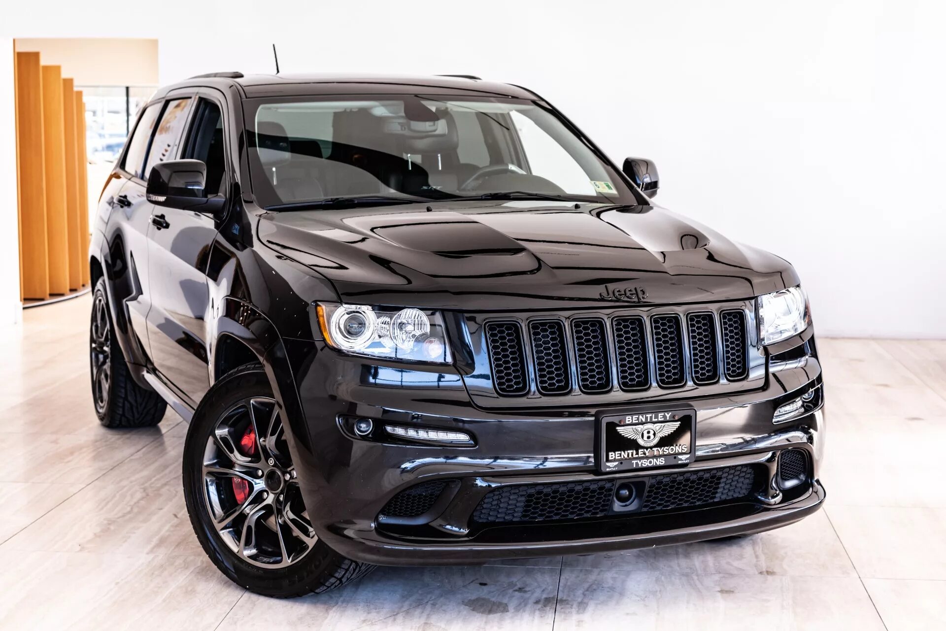 Jeep Grand Cherokee srt8. Jeep Grand Cherokee srt8 2013. Джип Гранд Чероки СРТ 2013. Jeep Grand Cherokee 2013 srt.