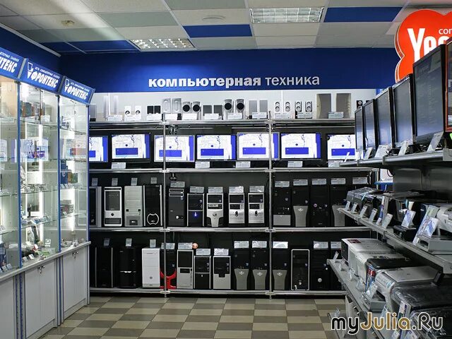 Магазины компьютерной техники работают. Компьютерный магазин. Магазин компьютерной техники. Компьютерный салон. Компьютерный магазин фото.