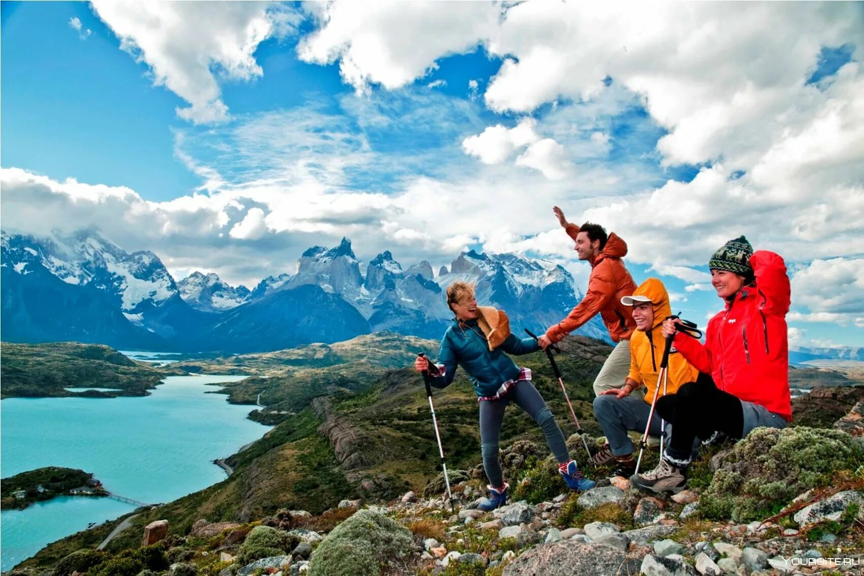 Get tourism. Патагония треккинг. Треккинг хайкинг. Патагония Аргентина туристы. Приключенческий туризм.