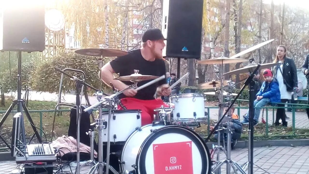 D khmyz. Khmyz барабанщик. Анапа барабанщик на набережной. Барабаны каверы. D.