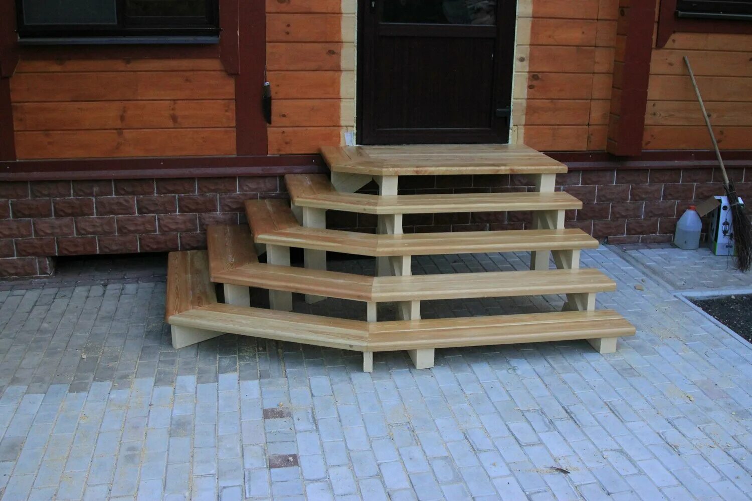 ступеньки для дачного домика. нужно сделать крыльцо. ступеньки для дачного домика. деревянное крыльцо для дачи. нужно сделать крыльцо.