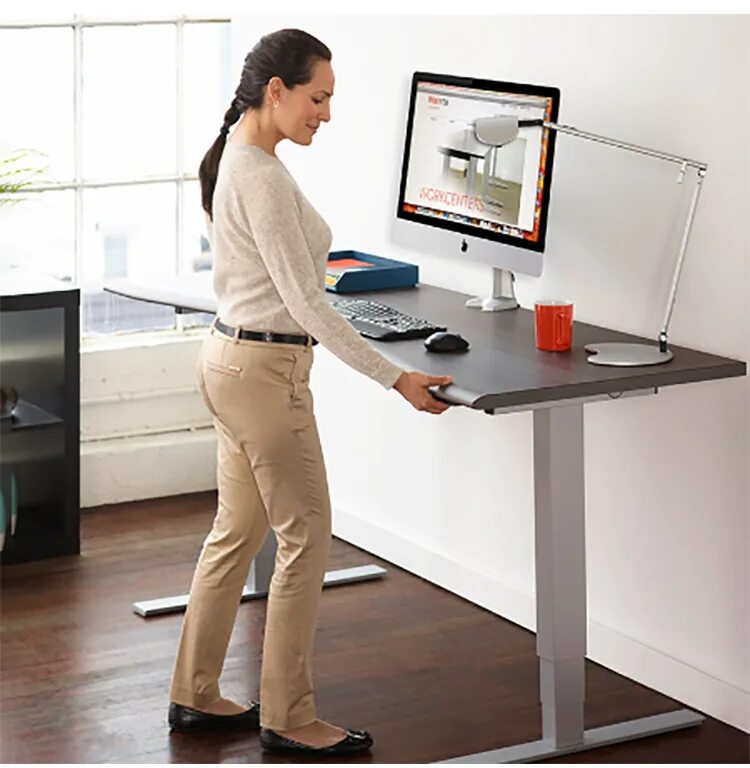 Standing desk. Подъемный стол компьютерный. Стоячий стол. Стол подъемный электрический офисный. Стол компьютерный подъемный электрический.