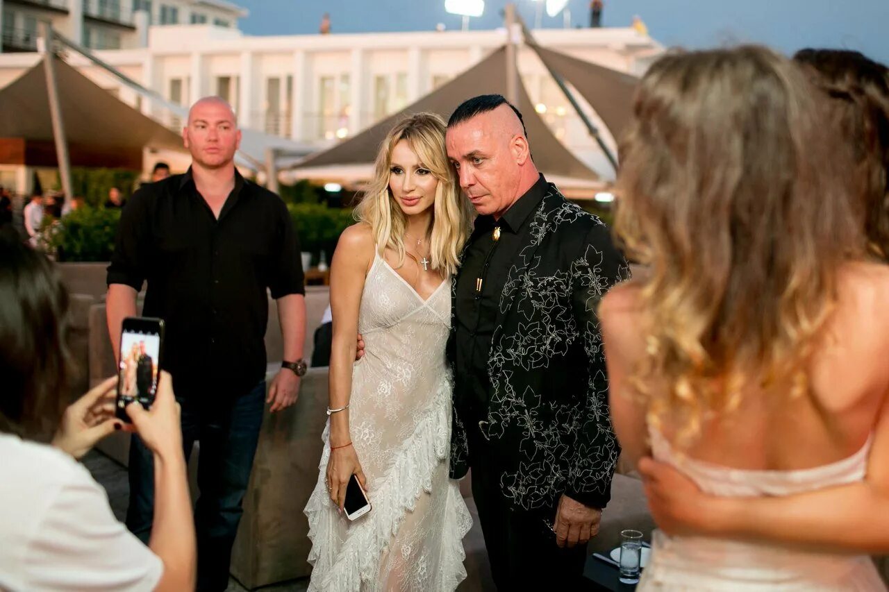 Тилль линдеманн и лобода. Тиль и лобода. Солист рамштайн тилль линдеманн и лобода. Солист группы рамштайн и лобода. Тиль и лобода.