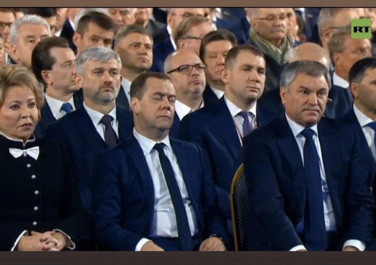 Чиновники России. Медведев на послании. Первые лица государства. Народ имеет то правительство