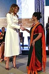 Rohit handenval. Таниша шарма. Шармин обейд чину. Kate sharma bridgerton. Шармин обейд чину.