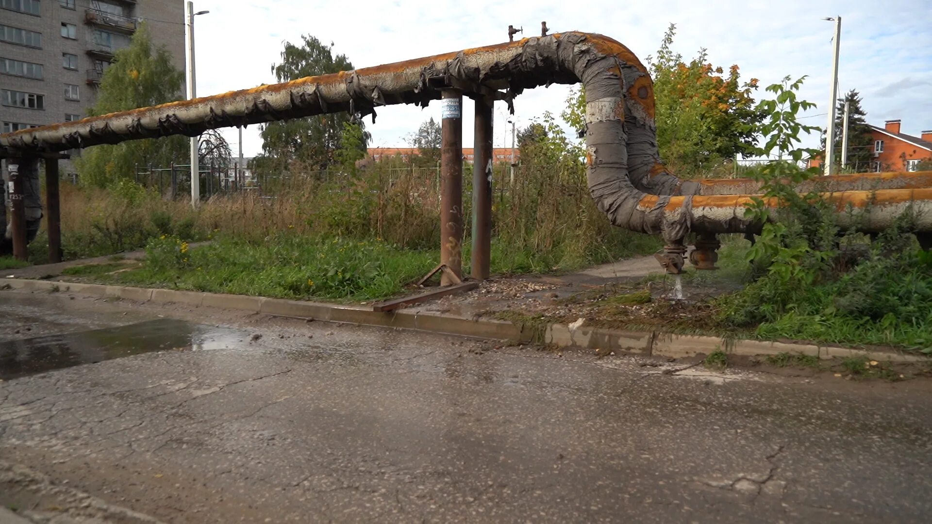 Коммунальная авария в Туле сейчас. Сети водоснабжения. АО Тулатеплосеть. В мазуту Тулатеплосеть.