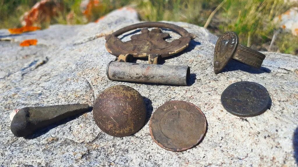 пункт находок. пункт находа социальных карт. пункт находок. находки которые не могут объяснить ученые. старый межевой знак.