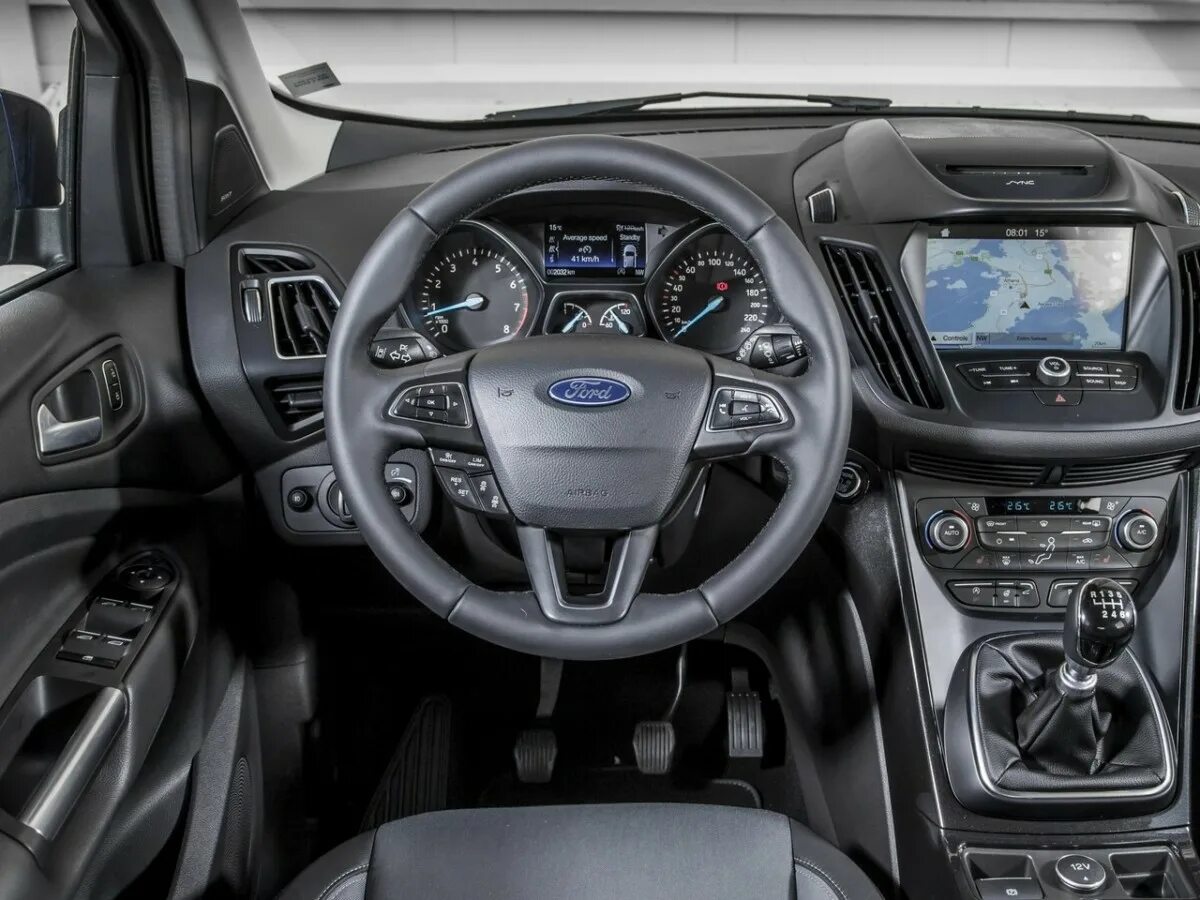 Купить новый форд куга. Форд Куга 2018 салон. Ford Kuga 2016 салон. Форд Куга 2016 салон. Форд Куга 2 Титаниум комплектация.