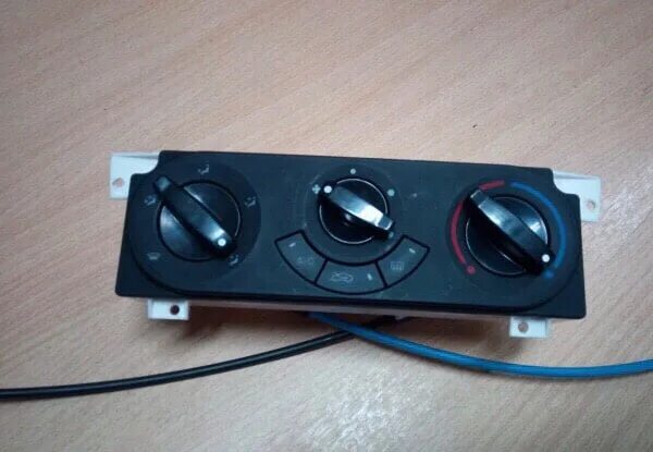 Блок отопителя салона лифан смайл. Блок печки lifan smily. Панель блока управления lifan smily 330. Блок управления лифан смайли. Эбу лифан солано 620.