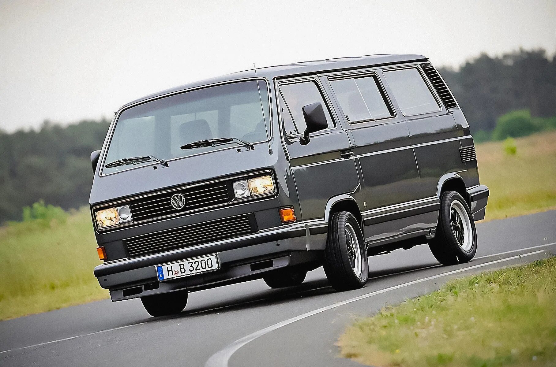 Фольксваген т3. Фольксваген Мультивен т2. Фольксваген минивэн т3. VW t3 b32.