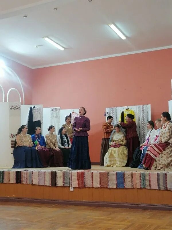 Как во славном было городе во астрахани. Как во славном было городе во астрахани. Слушать историческую песню как во славном городе во астрахани. Как во славном было городе во астрахани. Ремесло и торговля на руси.