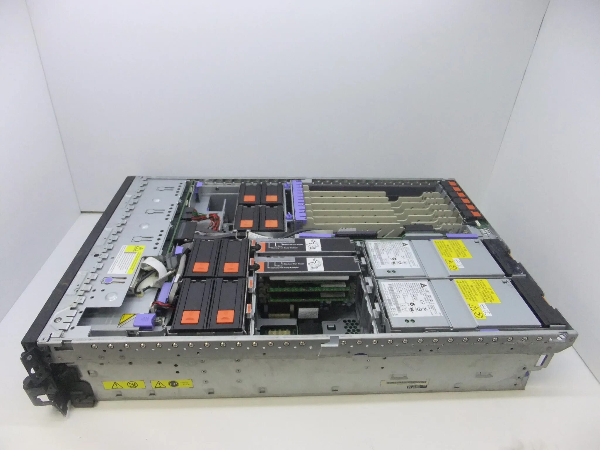 Ibm server. Сервер IBM 1156. Сервер IBM 575. Сервер IBM Xseries 256. IBM MT 5395.